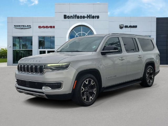 Used 2024 Jeep Wagoneer L Series III w/ Flexible Seating Group AWD/4WD image 3