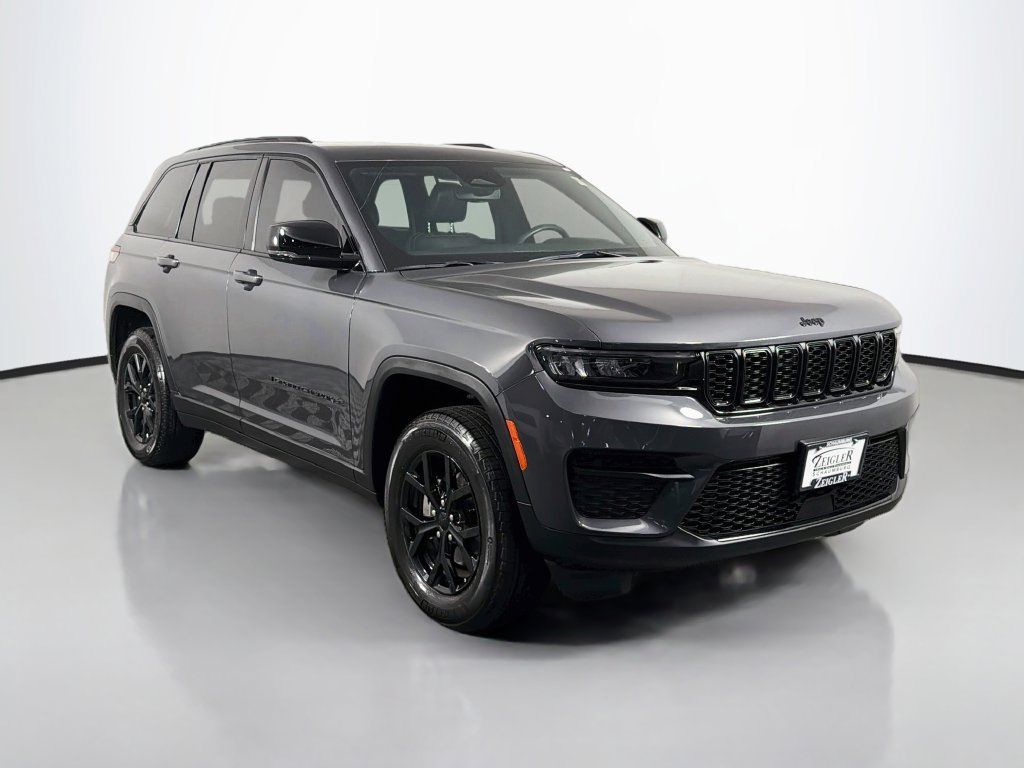 Used 2024 Jeep Grand Cherokee Altitude AWD/4WD image 1
