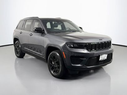 Used 2024 Jeep Grand Cherokee Altitude