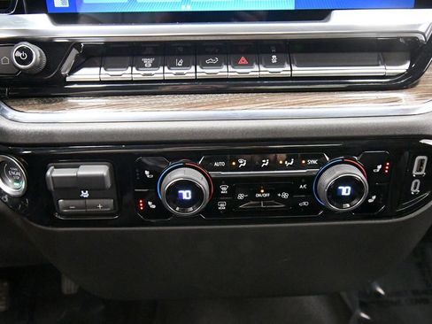 Used 2024 Chevrolet Silverado 2500 LT w/ Convenience Package image 21