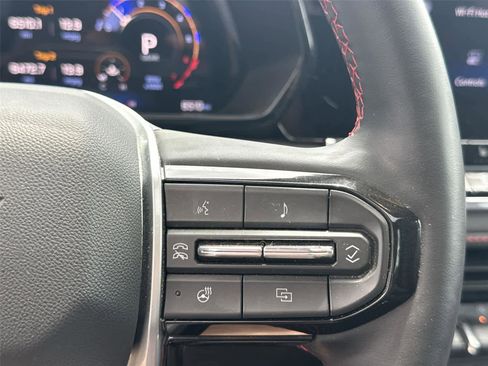 Used 2024 Chevrolet Colorado Z71 w/ Z71 Convenience Package 2 AWD/4WD image 20
