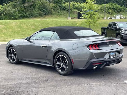 Used 2025 Ford Mustang Premium RWD image 5