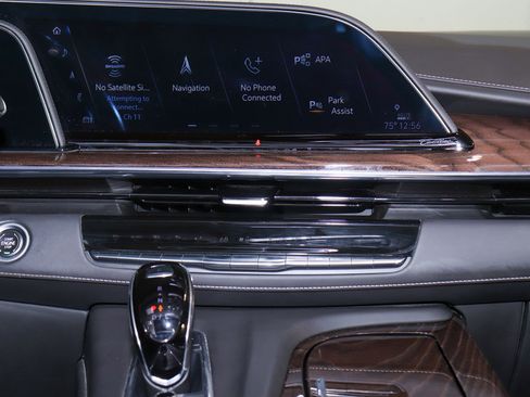 Used 2022 Cadillac Escalade ESV Sport Platinum w/ LPO, ONYX Package image 27