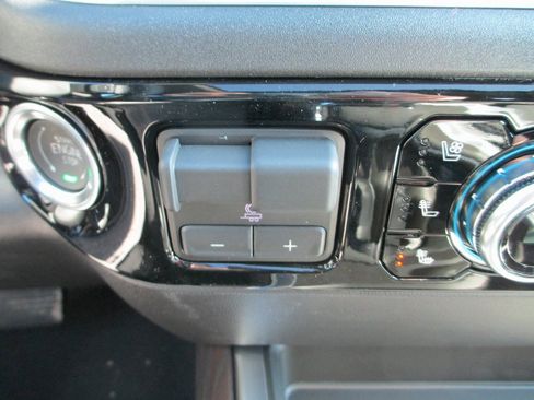 New 2026 GMC Sierra 1500 SLT w/ SLT Premium Plus Package image 18