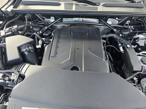 Used 2025 Audi Q5 Premium w/ Convenience Package image 32