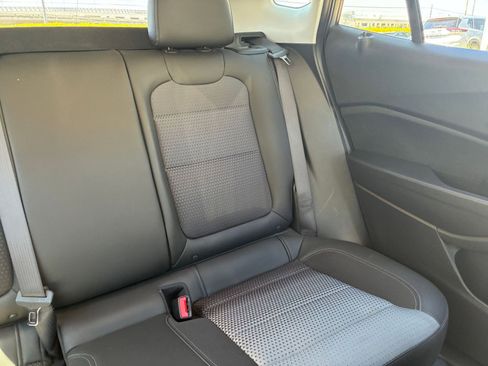 Used 2025 Chevrolet Trax LT w/ LT Convenience Package image 36