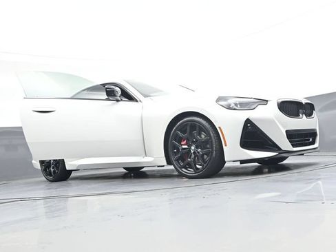 Used 2025 BMW M240i Coupe w/ Premium Package RWD image 40
