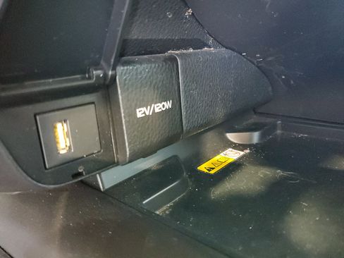 Used 2022 Toyota Camry XLE FWD image 29