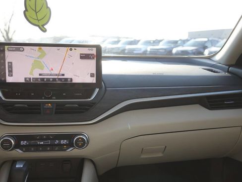 Used 2024 Nissan Altima 2.5 SL AWD/4WD image 24
