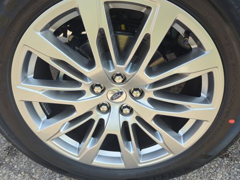 New 2025 Ford Explorer Active w/ Active Comfort Package image 10