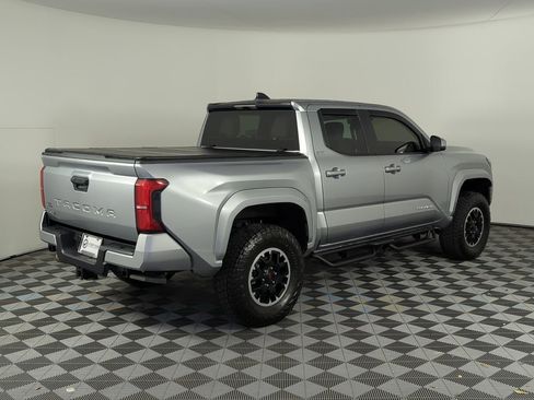 Used 2025 Toyota Tacoma SR5 image 5