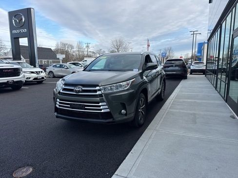 Used 2018 Toyota Highlander XLE image 6
