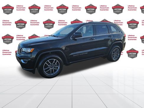 Used 2020 Jeep Grand Cherokee Laredo w/ Laredo X Package image 2