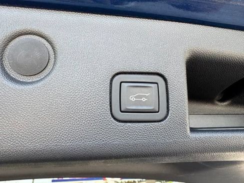 Used 2023 Chevrolet Equinox LT FWD image 24