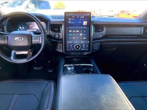 Used 2024 Ford Expedition Limited image 15