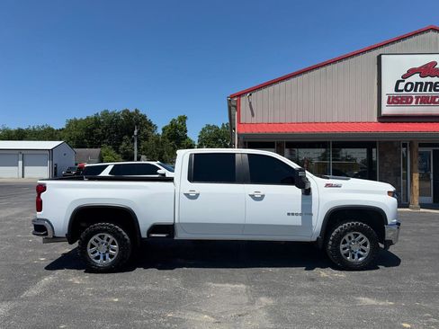 Used 2023 Chevrolet Silverado 2500 LT w/ Convenience Package AWD/4WD image 3