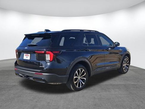 Used 2025 Ford Explorer ST-Line image 4