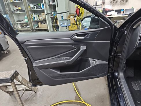 Used 2024 Volkswagen Jetta SE image 25