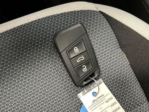 Used 2025 Volkswagen Taos S AWD/4WD image 36