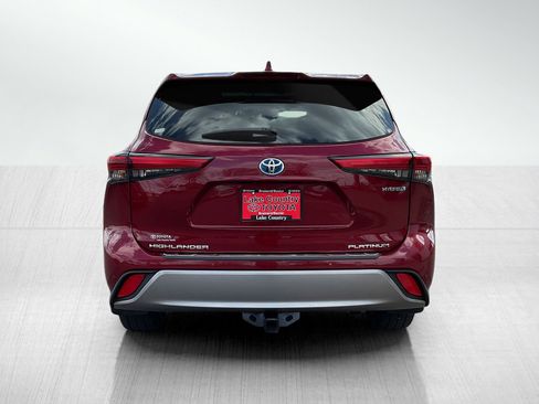 Used 2022 Toyota Highlander Limited AWD/4WD image 4