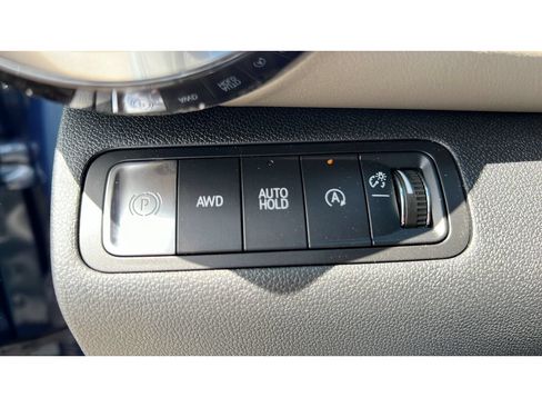 New 2026 Chevrolet Equinox LT w/ Convenience Package II AWD/4WD image 23