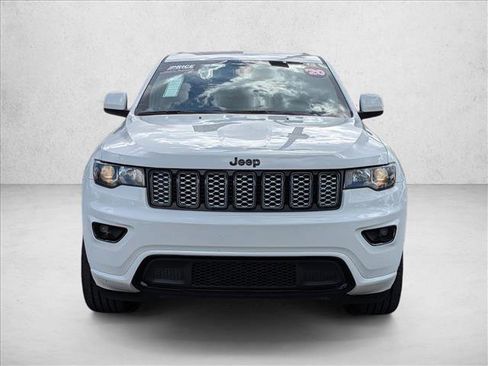 Used 2021 Jeep Grand Cherokee Laredo X image 2