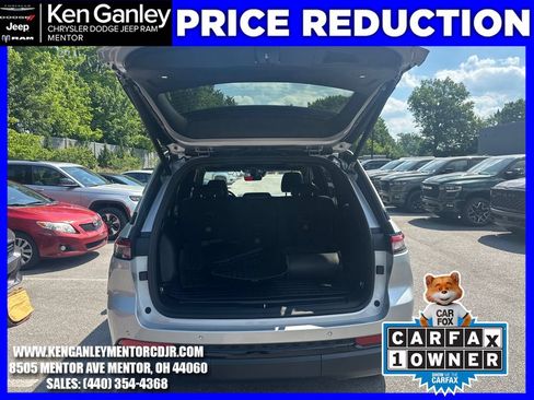 Used 2025 Jeep Grand Cherokee Altitude w/ Trailer Tow Package AWD/4WD image 11