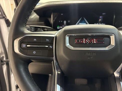 Used 2025 GMC Acadia Elevation AWD/4WD image 15
