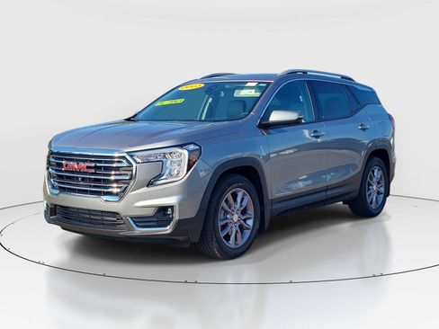 Used 2023 GMC Terrain SLT w/ Tech Package FWD image 2