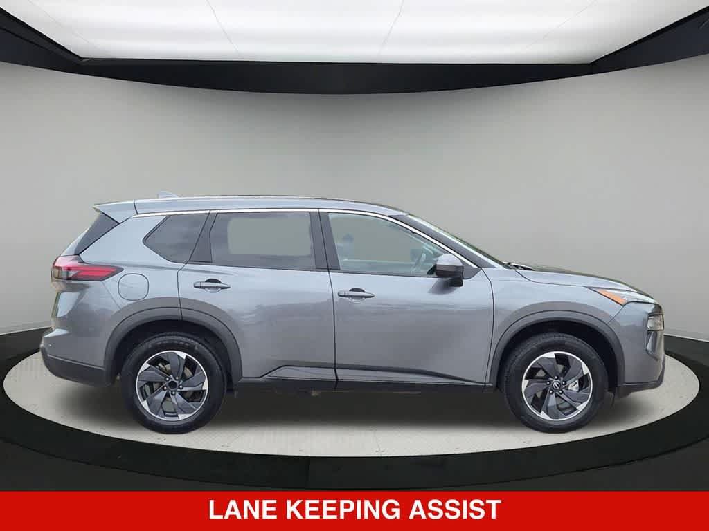 Used 2024 Nissan Rogue SV FWD image 7