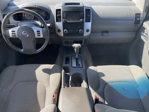 Used 2018 Nissan Frontier SV image 18