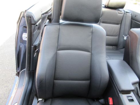 Used 2013 BMW 335i Convertible image 25