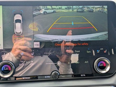 Used 2025 Lexus RX 350 w/ Convenience Package image 23