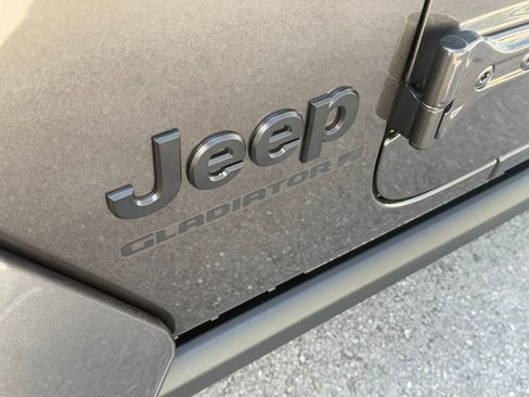 New 2026 Jeep Gladiator Willys image 28