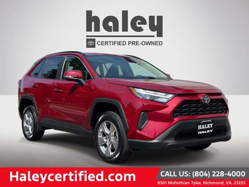 Used 2025 Toyota RAV4 XLE AWD/4WD image 1