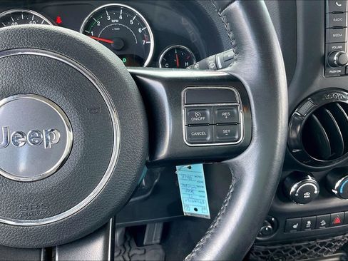 Used 2017 Jeep Wrangler Unlimited Sahara AWD/4WD image 18