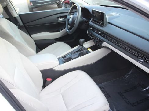 Used 2025 Honda Accord SE image 30