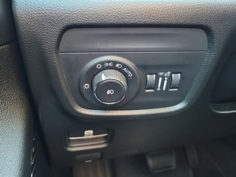 Used 2023 Jeep Grand Cherokee Overland w/ Adv Protech Group III image 28