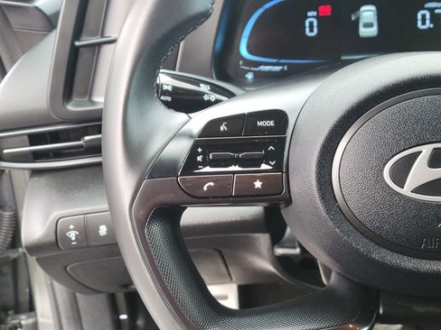 Certified 2025 Hyundai Elantra Sport w/ Cargo Package image 28