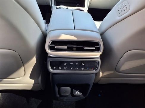 New 2025 Genesis GV80 3.5T Prestige image 10