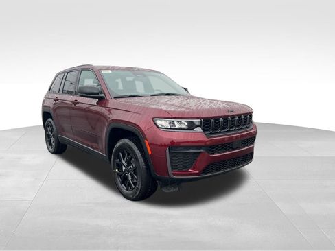 New 2026 Jeep Grand Cherokee Altitude image 7