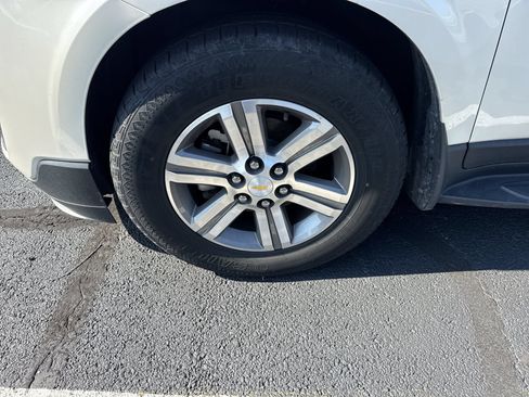 Used 2015 Chevrolet Traverse LT FWD image 2