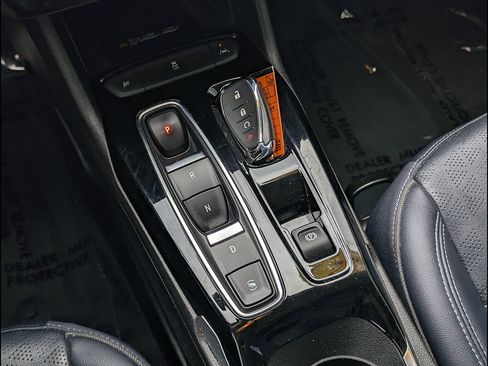 Used 2022 Chevrolet Bolt EUV LT w/ Convenience Package FWD image 33