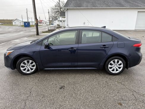 Used 2025 Toyota Corolla LE image 9