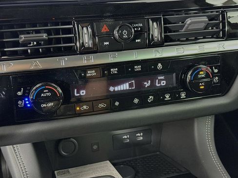 New 2026 Nissan Pathfinder Platinum FWD image 17