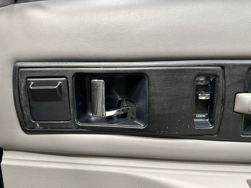 Used 1996 Chevrolet Caprice SS image 16