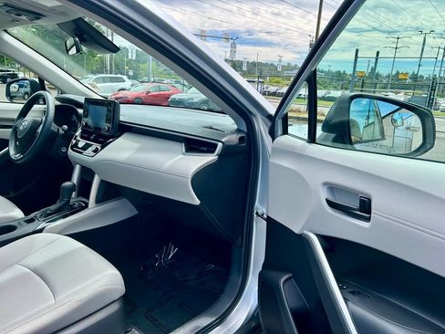 Certified 2022 Toyota Corolla Cross L AWD/4WD image 15