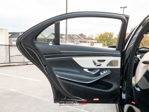 Used 2020 Mercedes-Benz S 560 Sedan image 45