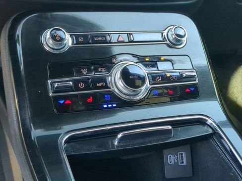 Used 2022 Lincoln Nautilus Reserve image 18