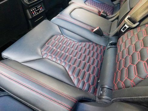 Used 2019 Lamborghini Urus AWD/4WD image 76